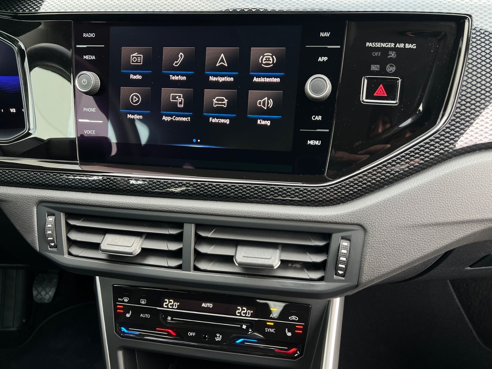 Fahrzeugabbildung Volkswagen Taigo 1.0 TSI Life *Rückfahrkamera, Einparkhilfe