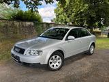 Audi A4 2.0 AUTOMATIK TÜV NEU ZANHRIEMEN NEU - Audi aus 2001