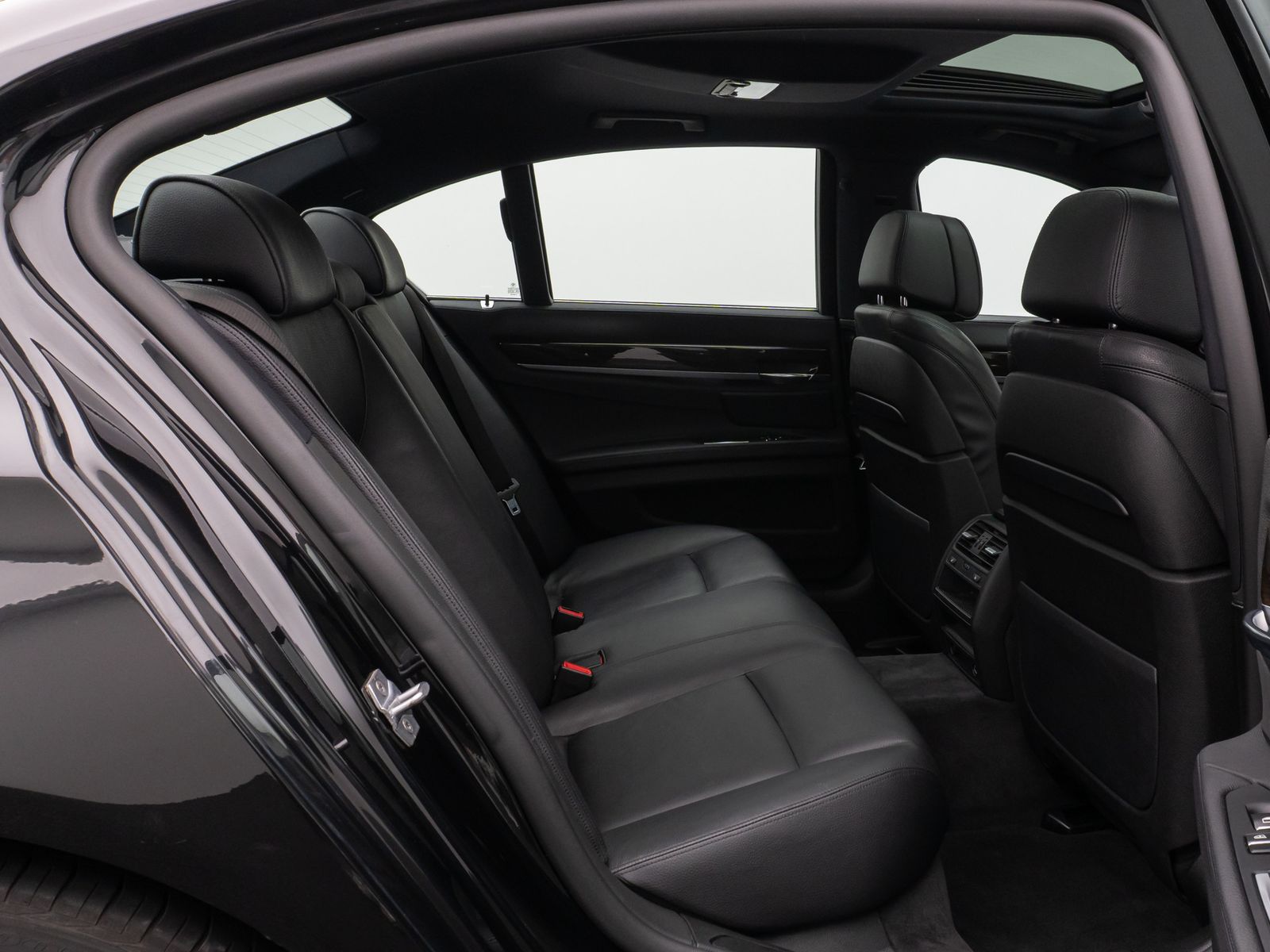 Fahrzeugabbildung BMW 740d xD Glasdach Kamera HUD HiFi Lenkrhzg SoftCl