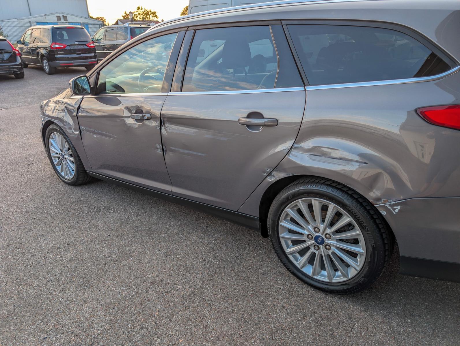Ford Focus 2015 — photo 10