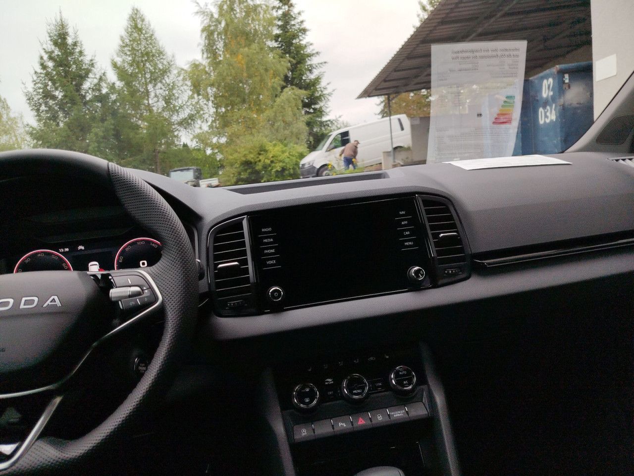 Fahrzeugabbildung SKODA Karoq  1.5 TSI Sportline 110 kw DSG