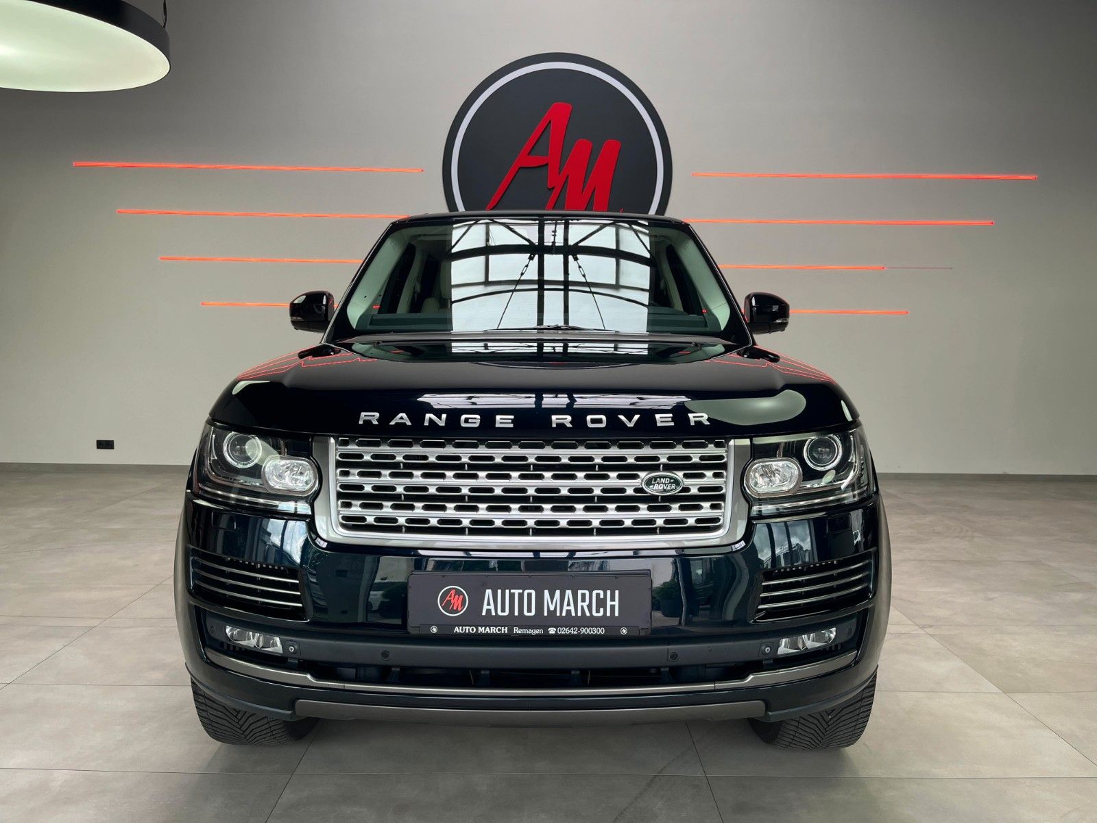 Fahrzeugabbildung Land Rover Range Rover Vogue 4.4 SDV8*Pano*AHK*