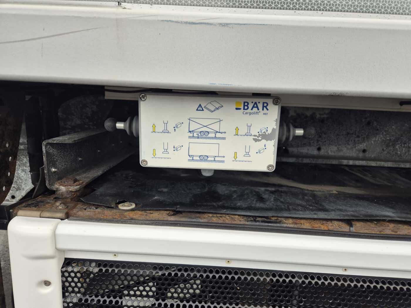 Fahrzeugabbildung Ackermann Z-VA-F19/7,5E Carrier LBW Bär 2.000kg Durchlade