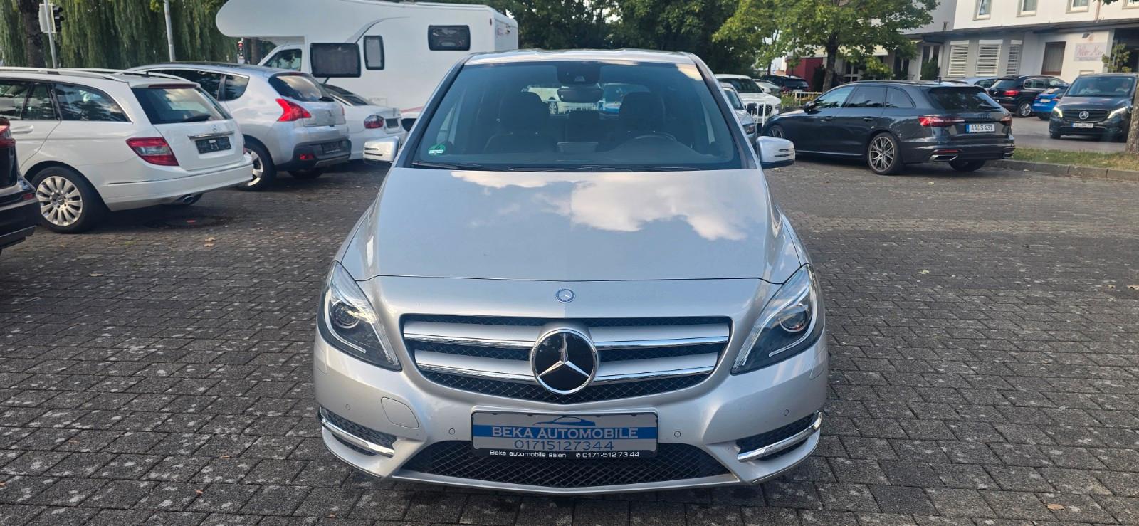 Mercedes-Benz B 200 CDI    AHK