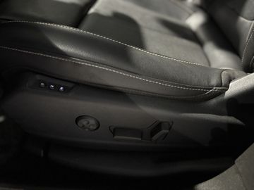 Fotografie 16 des Opel Grandland (X) Grandland X Plug-in-Hybrid 1.6 DI AT Ultimate