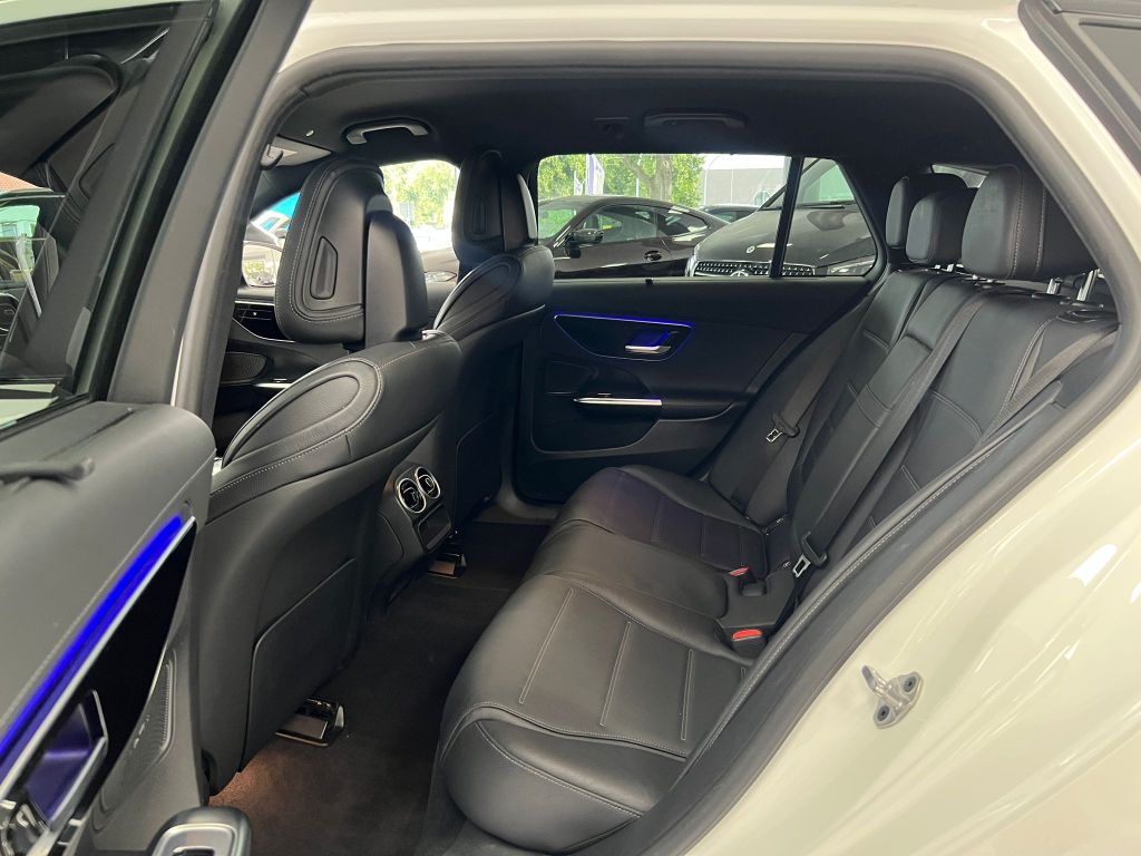 Mercedes-Benz C 220 dT 4M AMG*NIGHT*HUD*KAMERA*DISTR*KEYL*AHK*