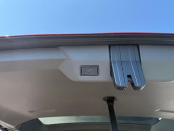 Volkswagen T7 Multivan 2.0TDI Life+7Sitze+LED+Bi-Color+BHWS