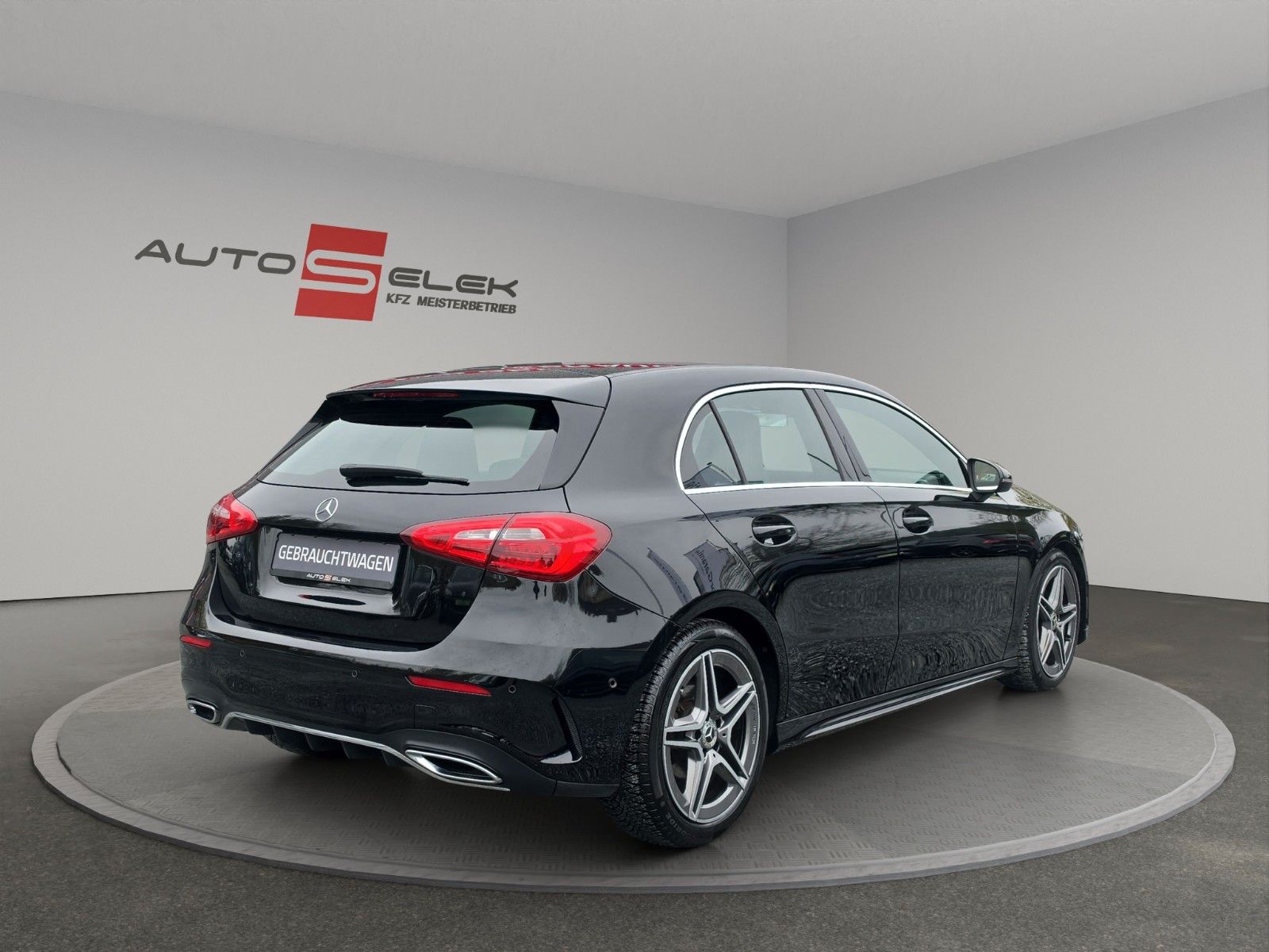 Fahrzeugabbildung Mercedes-Benz A 180 AMG*NIGHT*WIDESCREEN*MBUX*