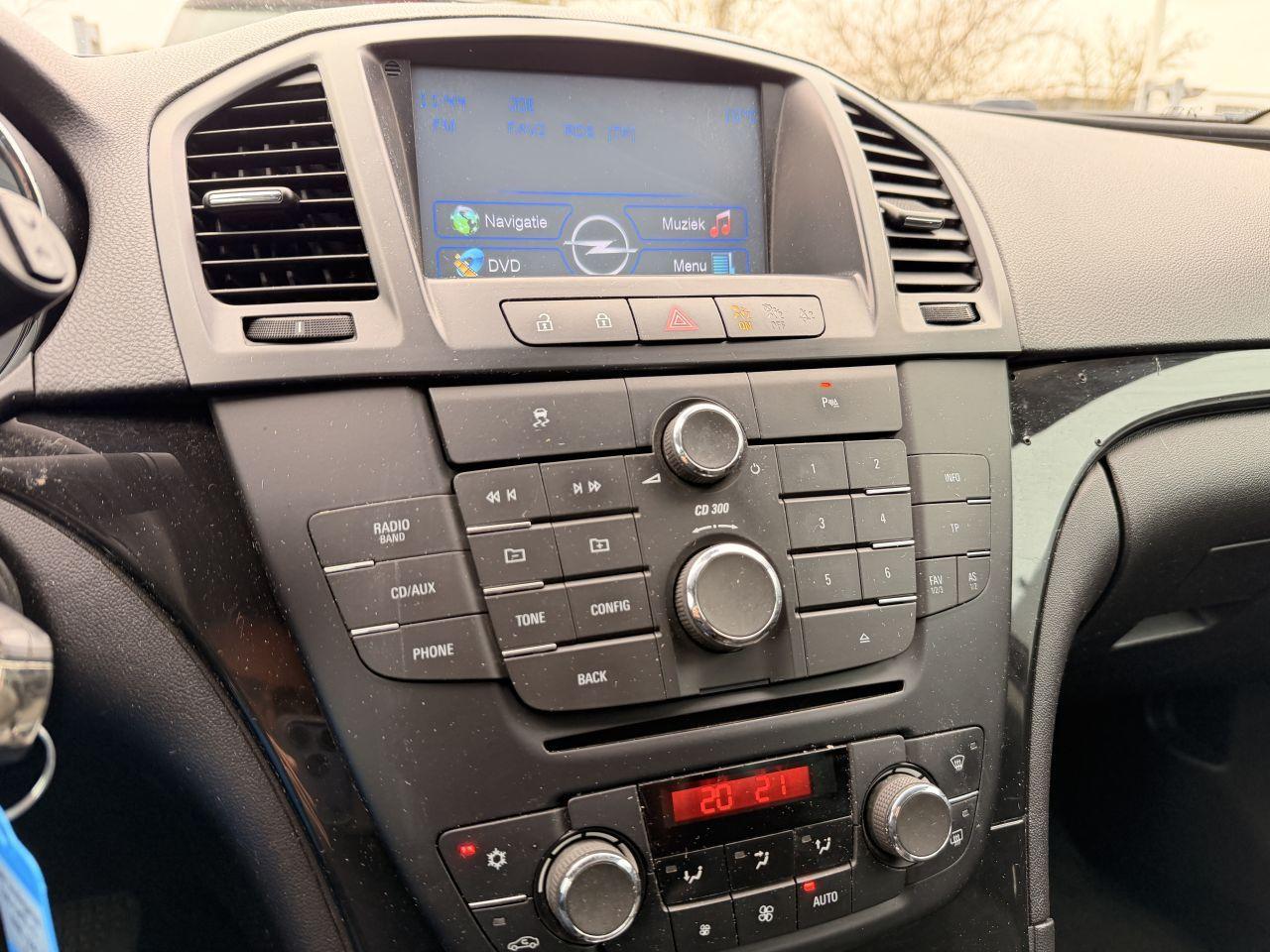 Opel Insignia 2010 — photo 10