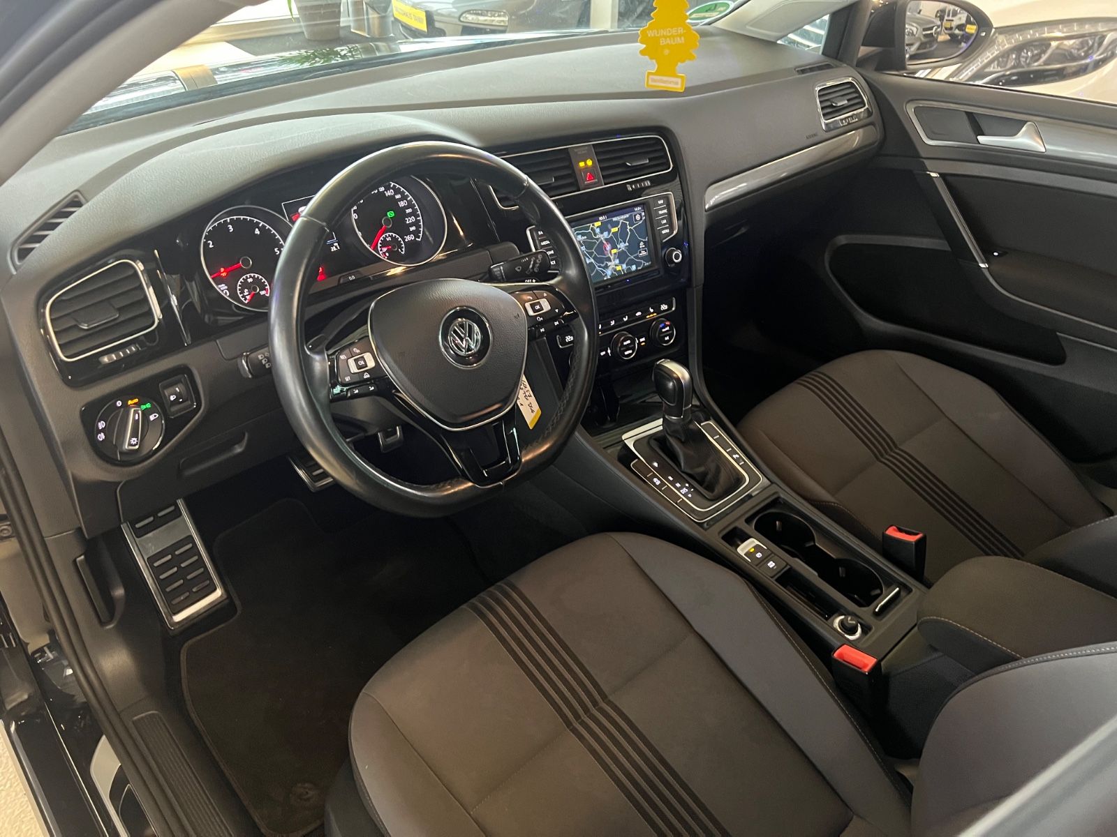 Fahrzeugabbildung Volkswagen Golf VII Lim. 2.0 TDI DSG Allstar *SCHECKHEFTG*