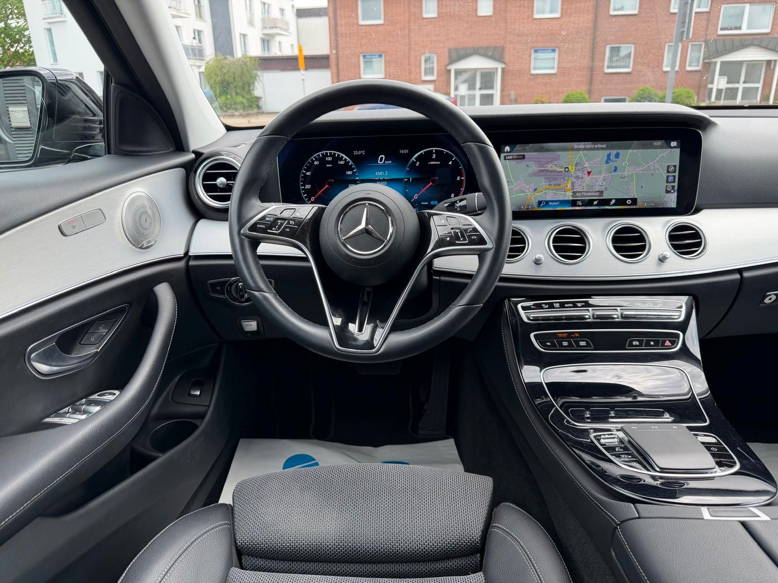 Mercedes-Benz E 220d Avantgarde 360°KAMERA/KEYLESSGO/BURMESTER foto 16