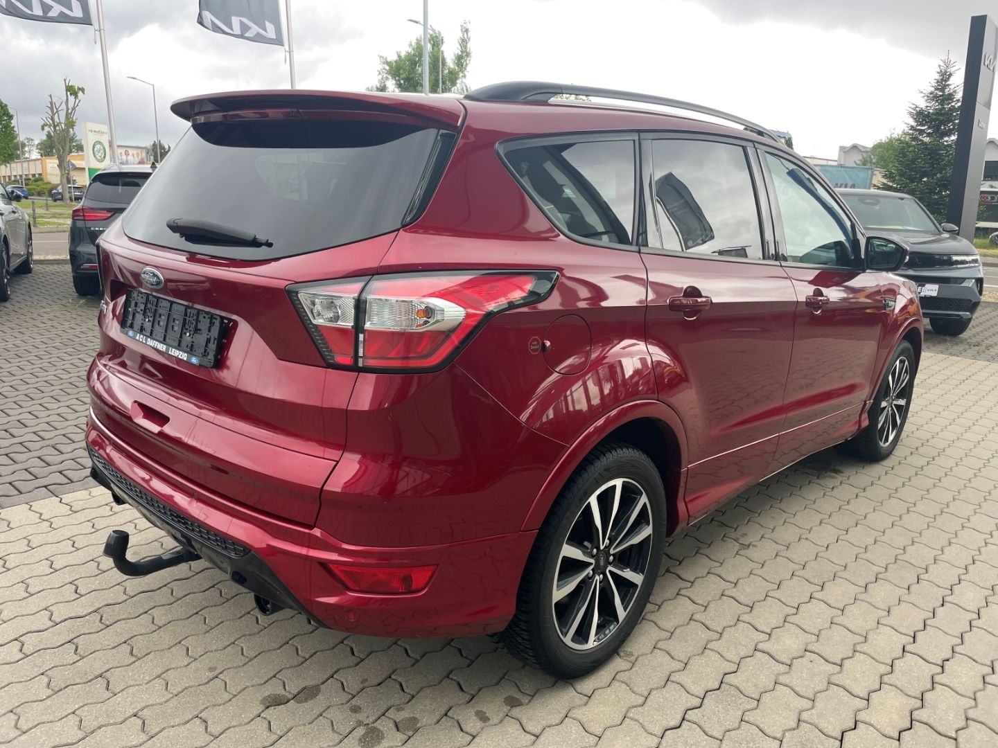 Fahrzeugabbildung Ford Kuga ST-Line elek Heckkl SHZ vo Lenkradhzg
