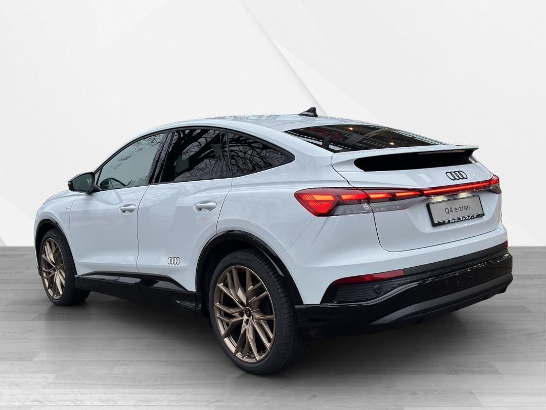 Fahrzeugabbildung Audi Q4 Sportback e-tron 45 edition S Line Komfortpak