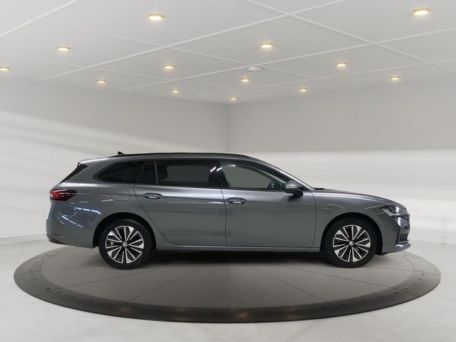 Superb Combi Selection110 kw TDI AHK NAVI MATRIX