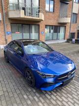 Mercedes-Benz CLA 180 DCT - - blaue Mercedes-Benz CLA 180