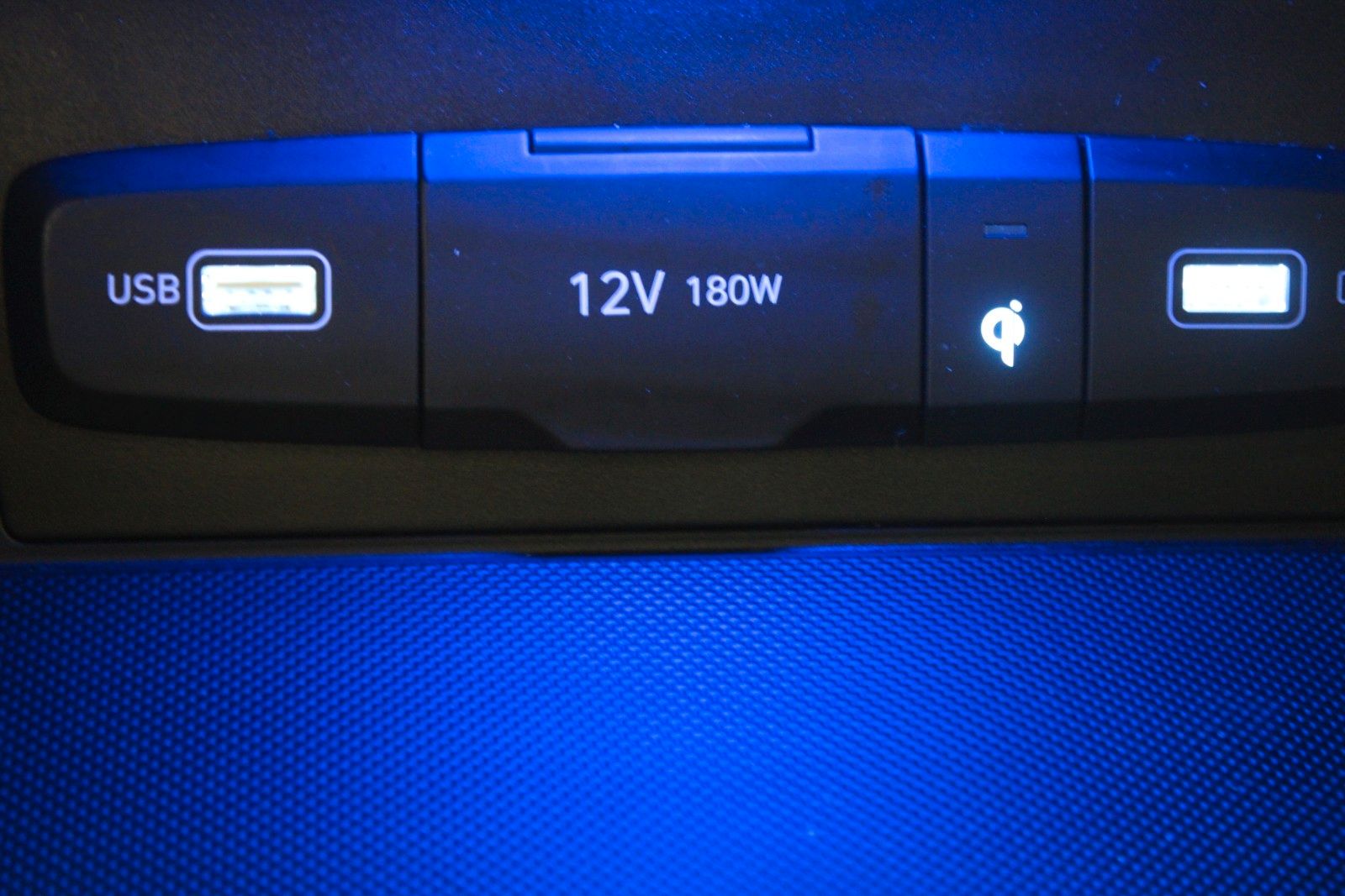 Fahrzeugabbildung Hyundai TUCSON MHEV Trend Aut. NAVI ACC LED SHZ CAM