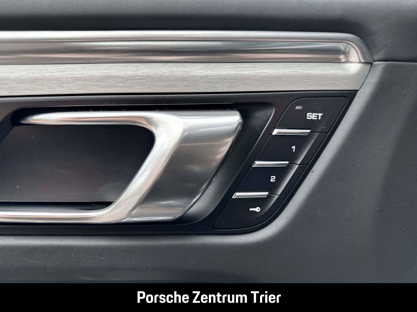 Porsche Macan Turbo Sportabgasanlage Surround-View PASM foto 24