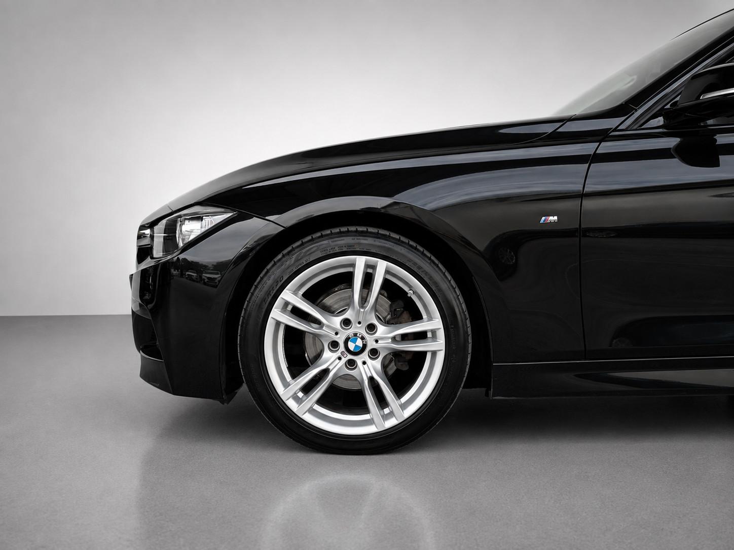 BMW 318 d*TOURING*F31*///M-PAKET*PANORAMA*LED*