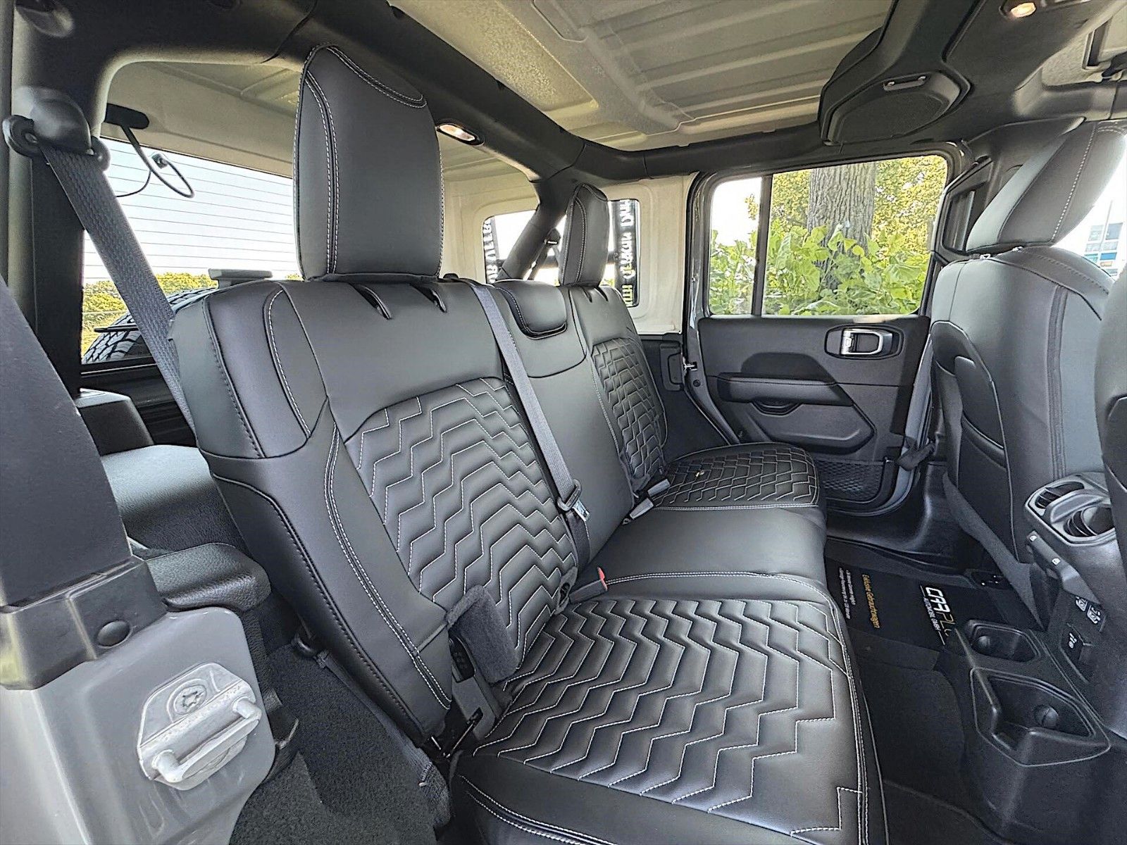 Fahrzeugabbildung Jeep Wrangler 2.0 T Unlimited Sahara OFFROAD 4x4 19%