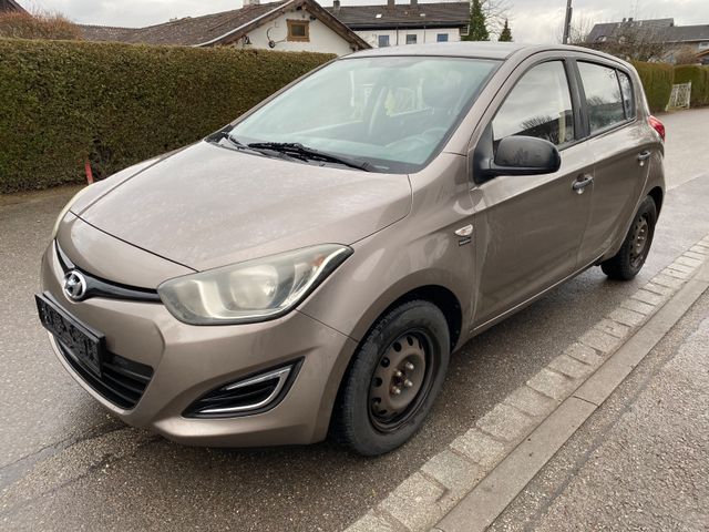 Hyundai i20 FIFA World Cup Edition EURO 5 - KLIMA - TÜV