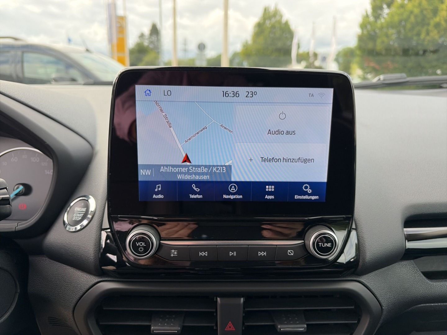 Fahrzeugabbildung Ford EcoSport Titanium, Navi, Sitzheizung, Ganzjahres