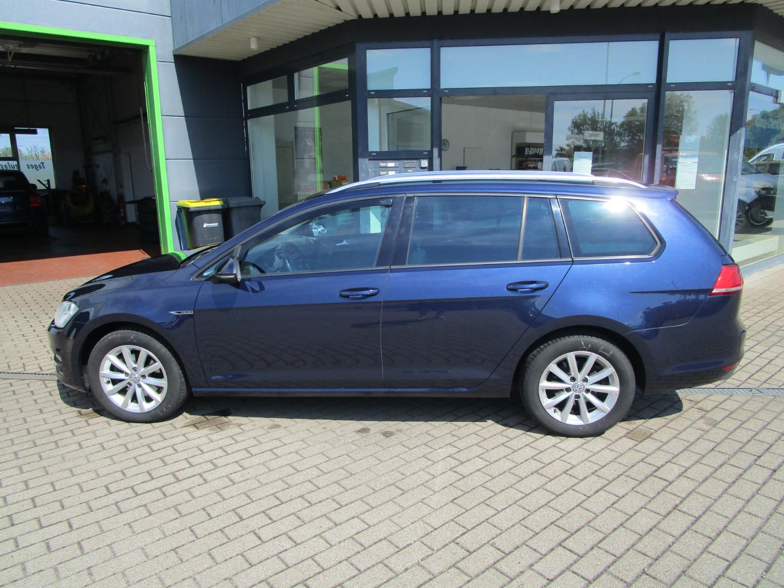 Volkswagen Golf VII Variant Lounge BMT