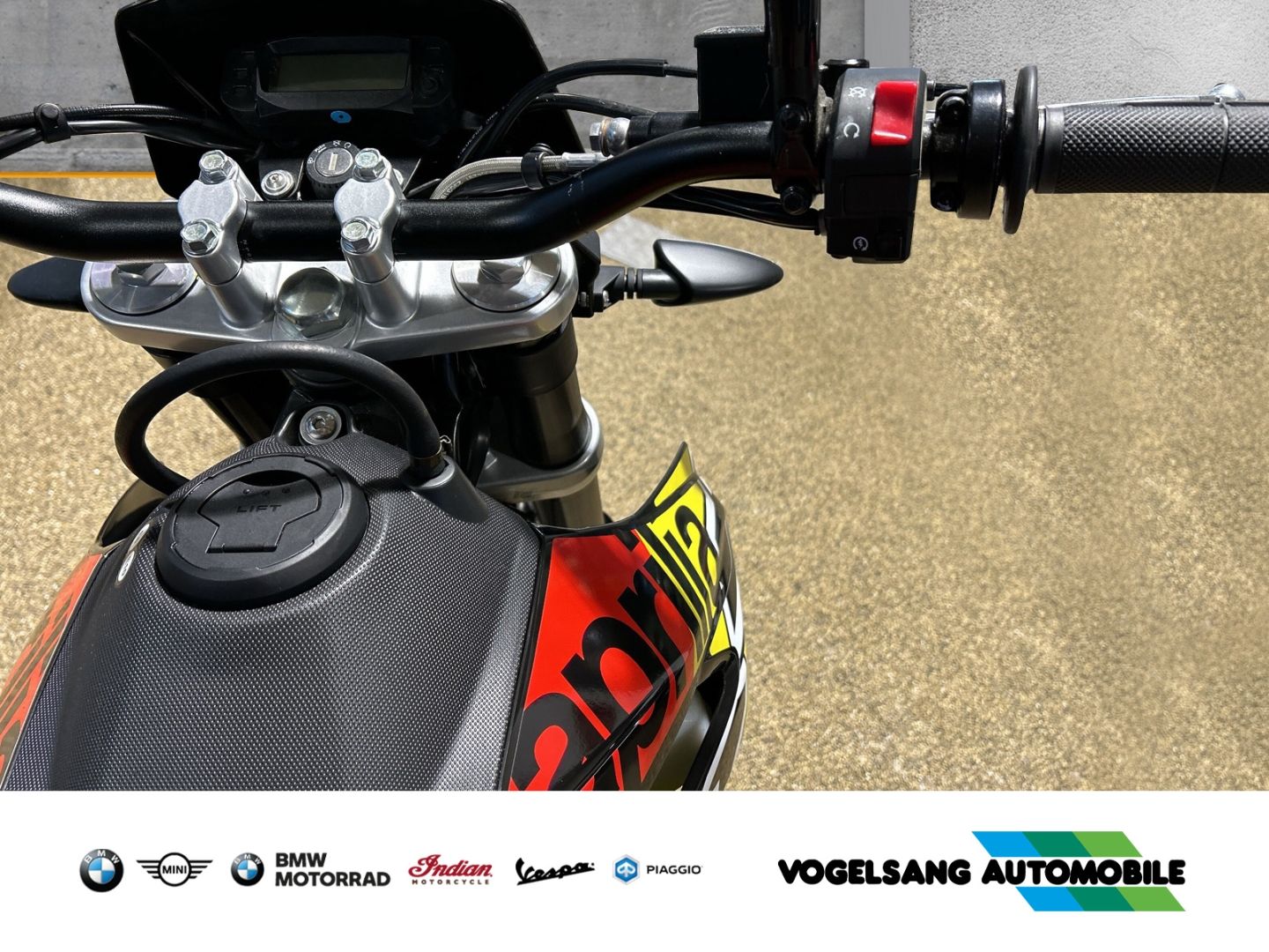Fahrzeugabbildung Aprilia RX 125 Enduro, Geländebereifung, Aktionspreis Mo