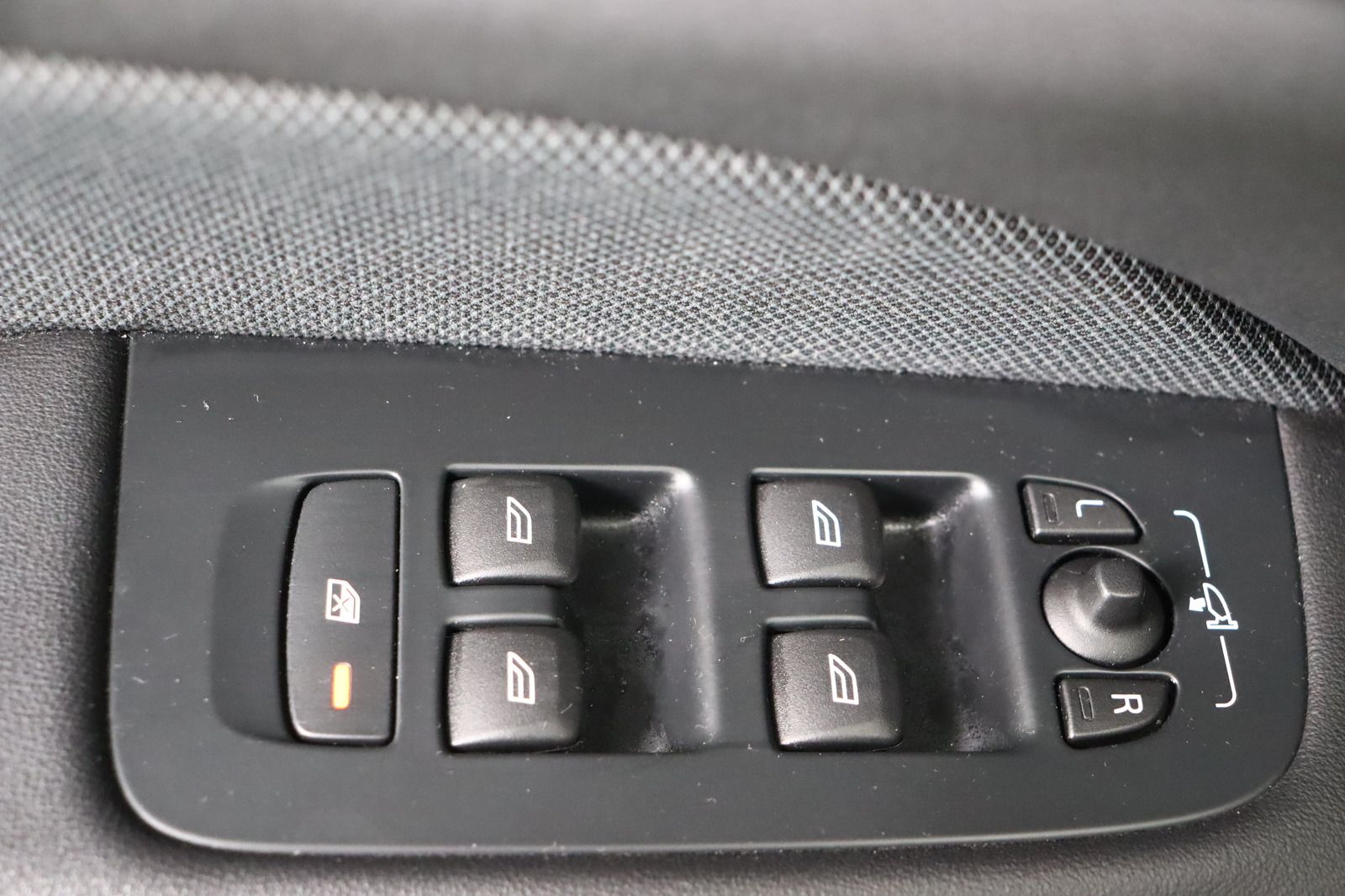 Fahrzeugabbildung Volvo V60 Kombi T8 R-Line AWD Recharge R Design Rechar