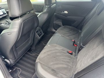 DS DS7 Crossback Performance Line, Bild 13