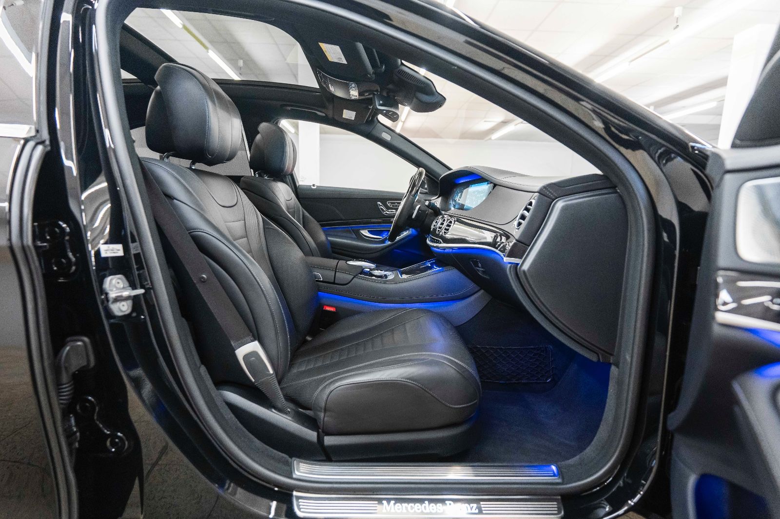 Fahrzeugabbildung Mercedes-Benz S 560 BURMESTER MASSAGE LED HUD 360° LUFT PANO