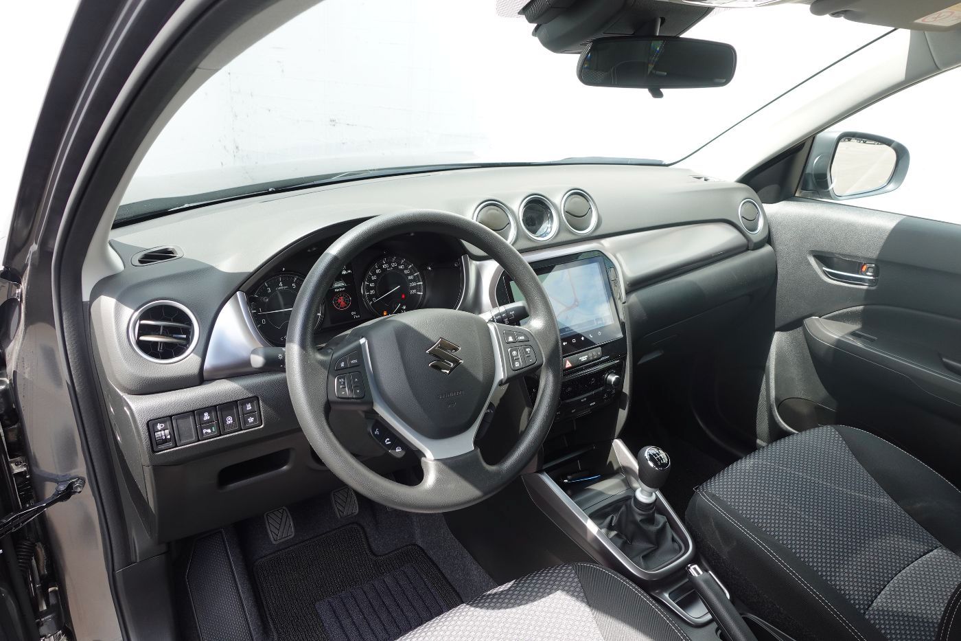 Fahrzeugabbildung Suzuki Vitara 1.4Hybrid Club Navi, Kamera,PDC,LED