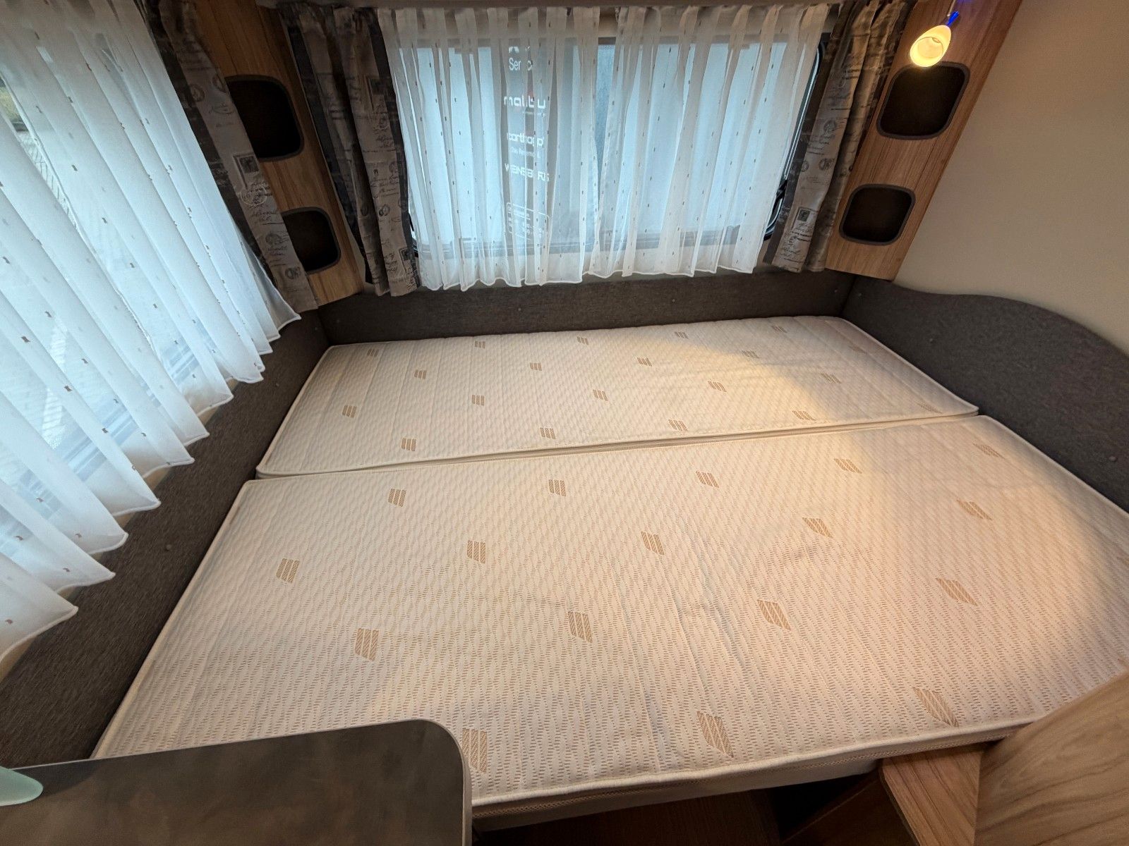 Fahrzeugabbildung HYMER / ERIBA / HYMERCAR Eriba Nova Light 425