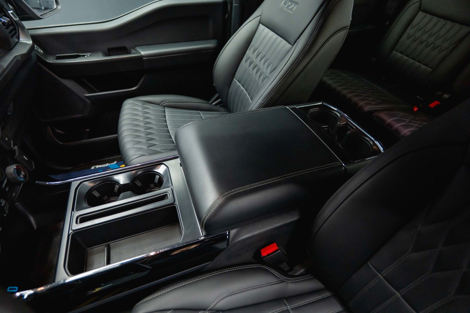 Fahrzeugabbildung Ford F150 5.0L V8 4x4 Offroad SuperCrew RAPTOR 19%