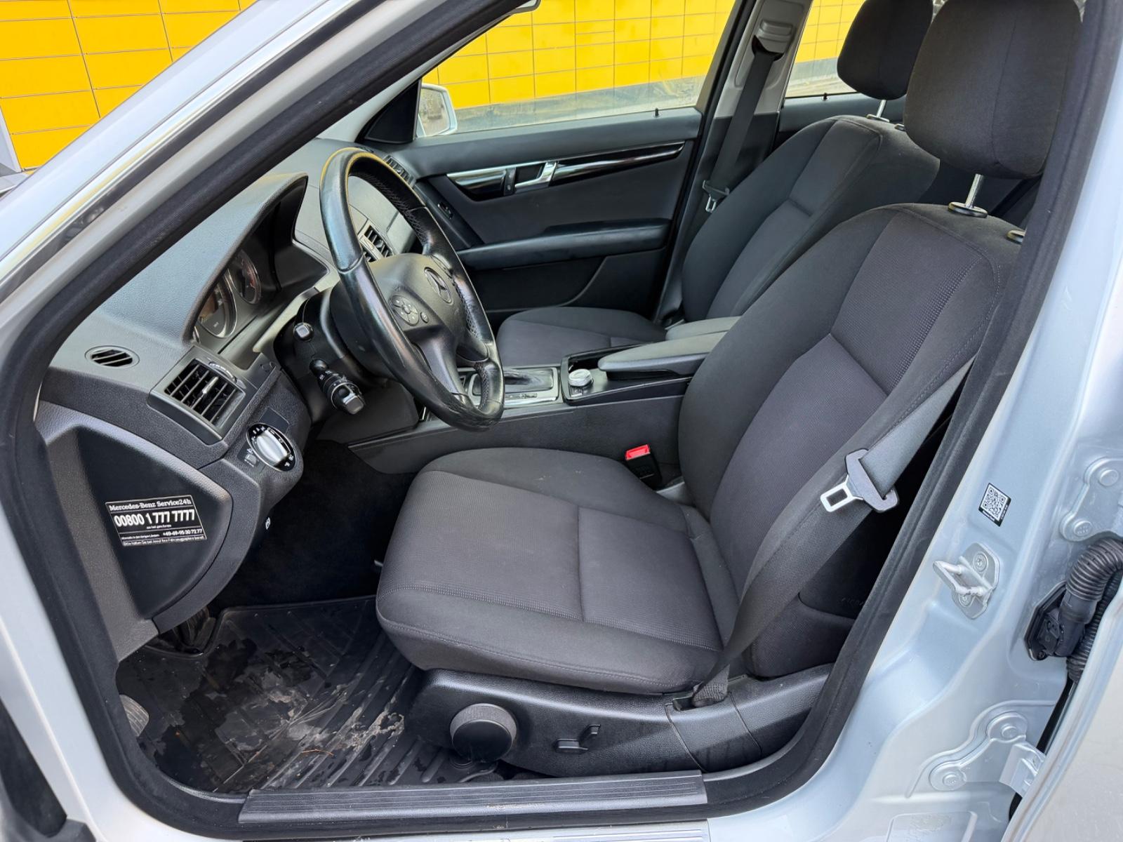 Mercedes-Benz C180 2010 — photo 7