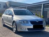 Skoda Superb 2.0 TDI Combi Elegance 4x4 *AHK*Allrad* - Skoda Superb: Combi Elegance