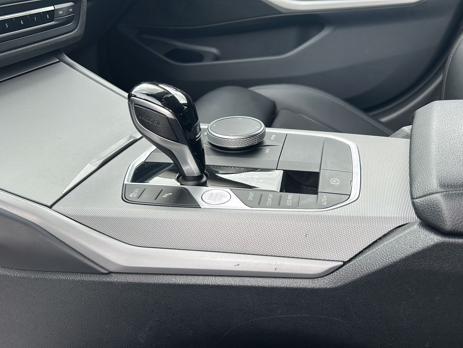 Fahrzeugabbildung BMW 318d Touring Advantage