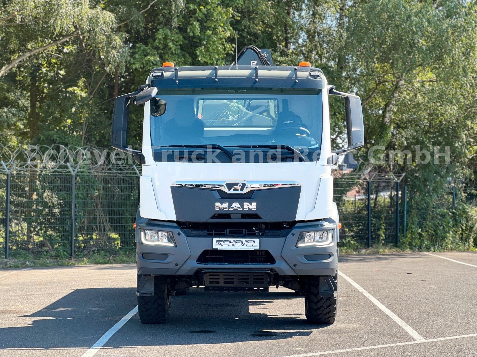 Fahrzeugabbildung MAN TGM 18.320 4x4BB einzelbereift Kipper HIAB 118-3