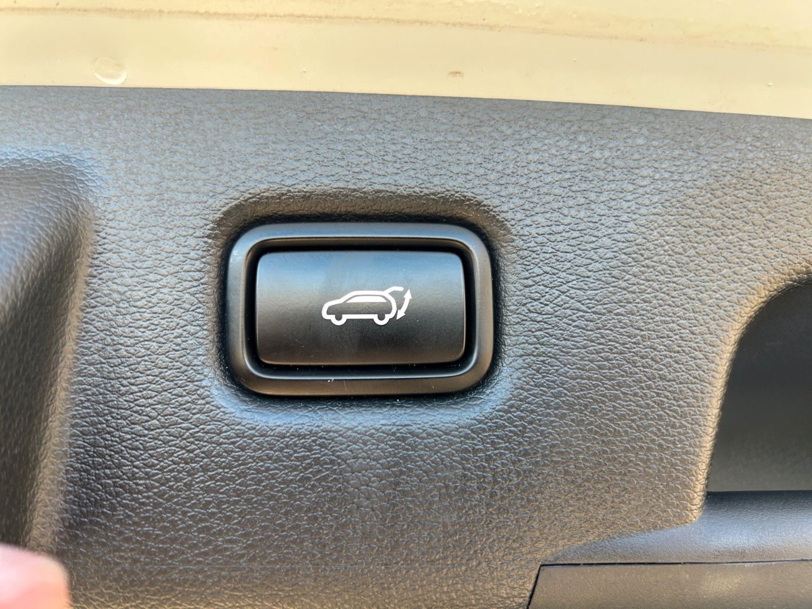 Fahrzeugabbildung Kia CEED KOMBI PHEV PLATINUM VOLL 1HD AHK GARANTIE29