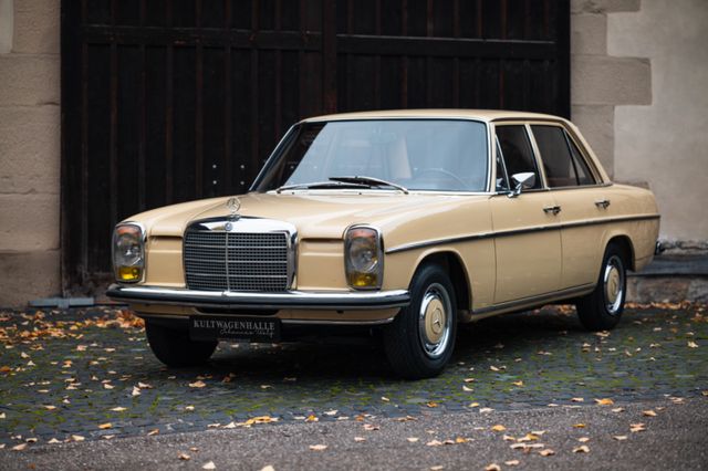 Mercedes-Benz 220 W115 *Ahorngelb*Erstlack*ungeschweiß*Note 1*