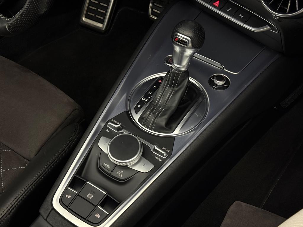 Audi TT Roadster 2.0 TFSI quattro S Line, Foto 43 von 49