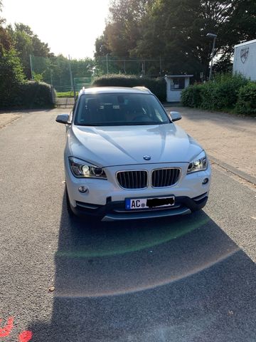 BMW X1 sDrive18i xLine/Leder/PDC/Checkhe./8xFach