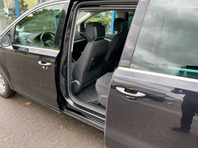 Fahrzeugabbildung Volkswagen Sharan 1.4 TSI BMT Comfortline Autom. Navi, 7-Si