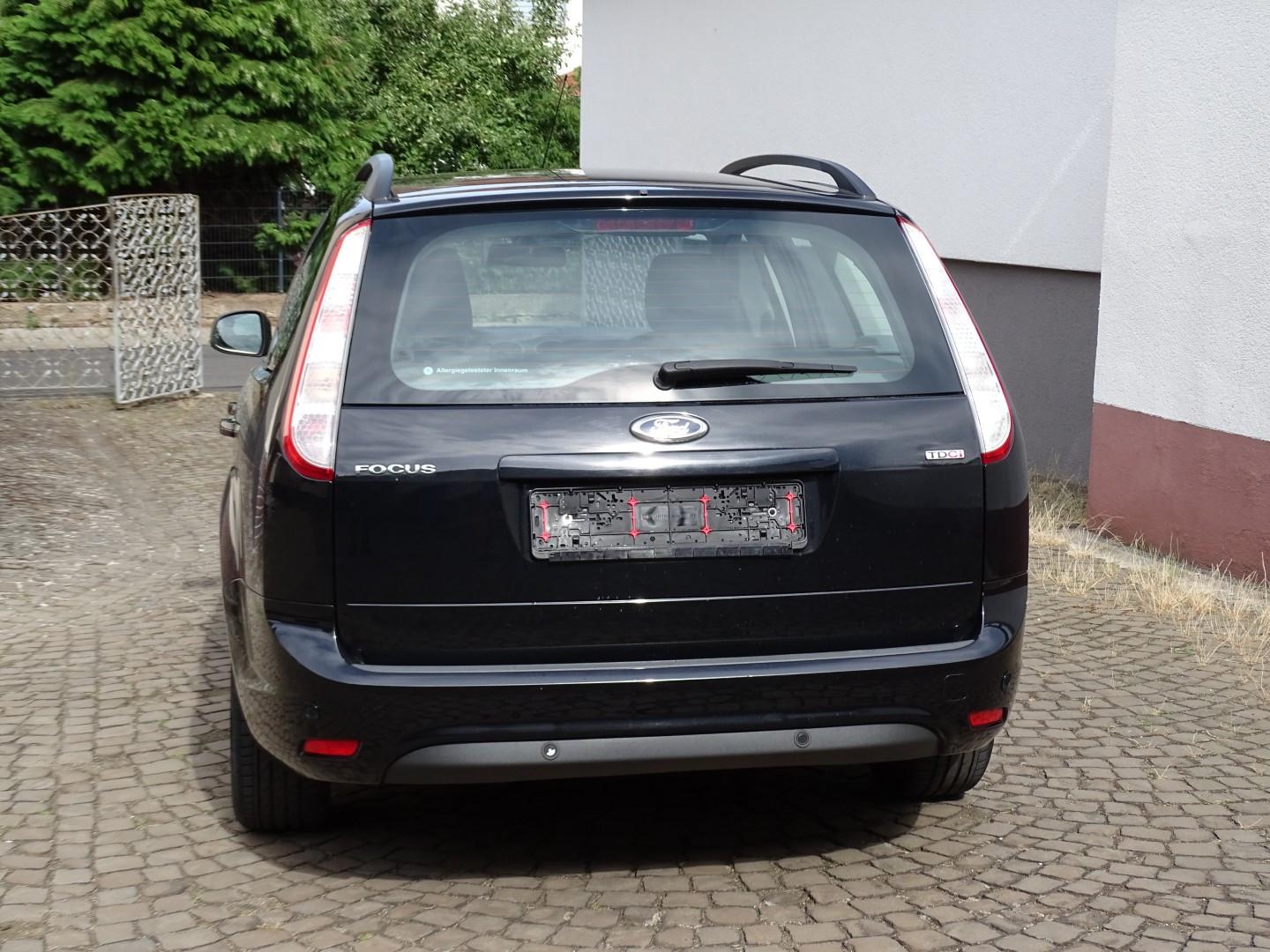 Ford Focus 2011 — photo 9