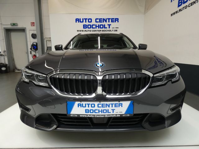BMW 330 e xDrive Sport Line*HUD*Laserlicht*Panorama