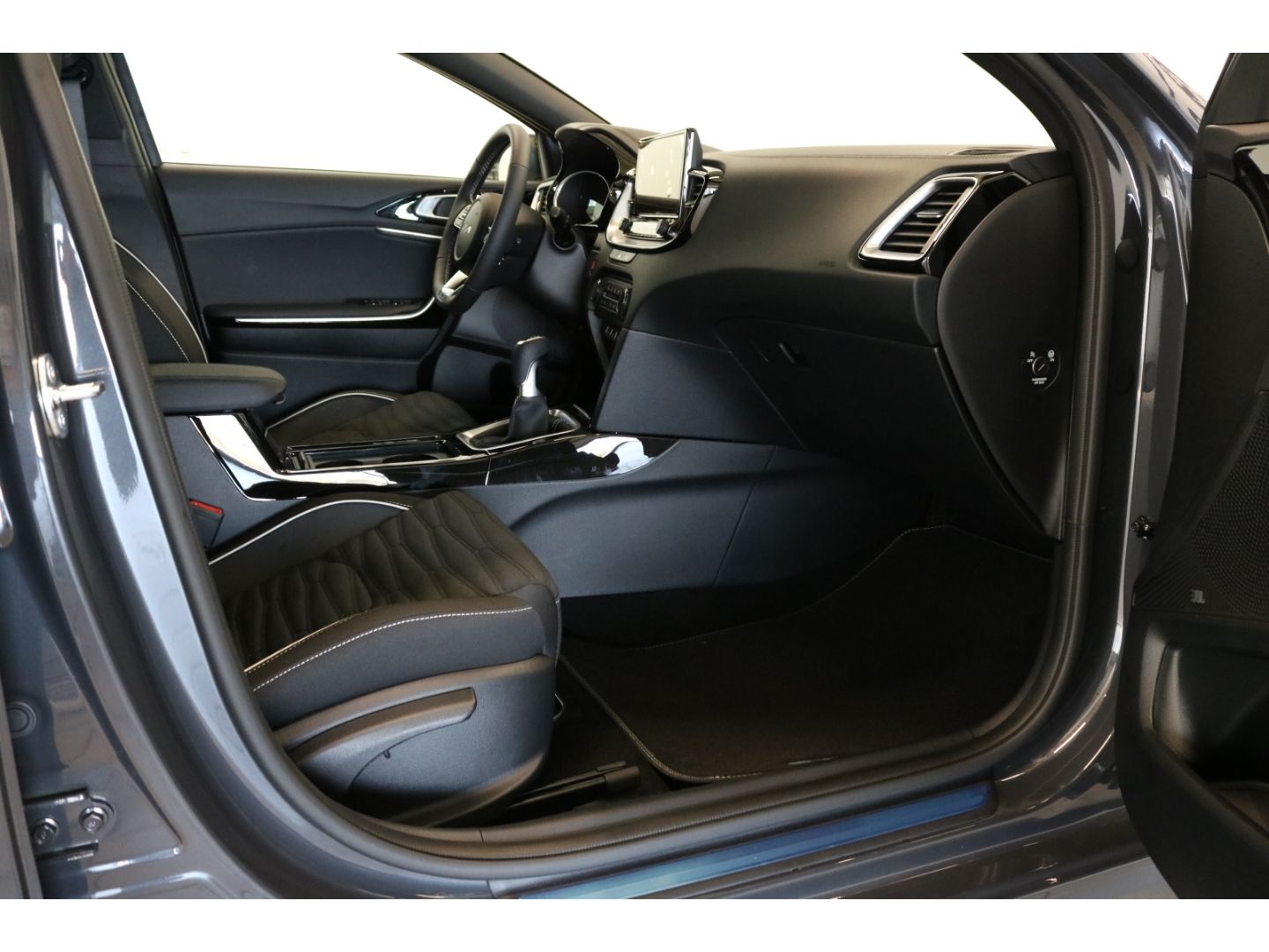Fahrzeugabbildung Kia Ceed_sw GT-Line 1,4 Lane ASS Navi Rückf Kamera