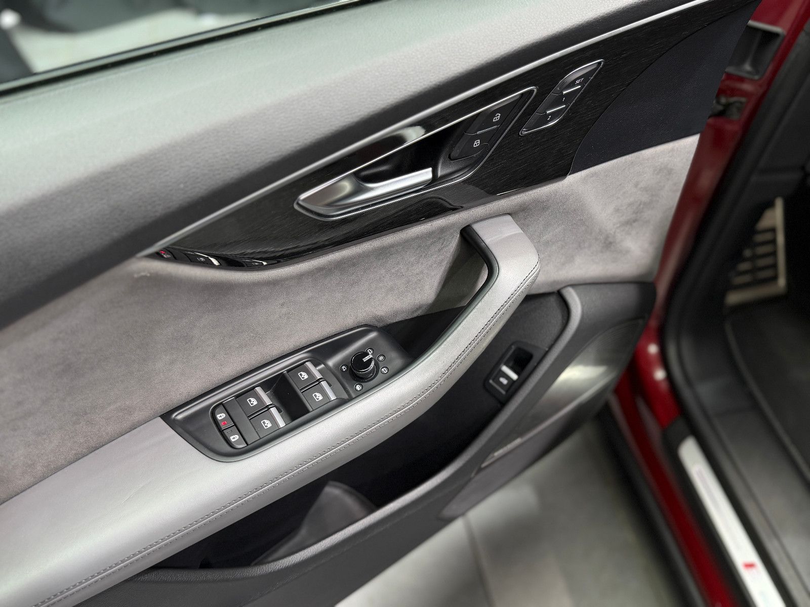 Fahrzeugabbildung Audi SQ8 4.0 TDI quattro|3D BANG&OLUFSEN|RS-SITZE|AHK