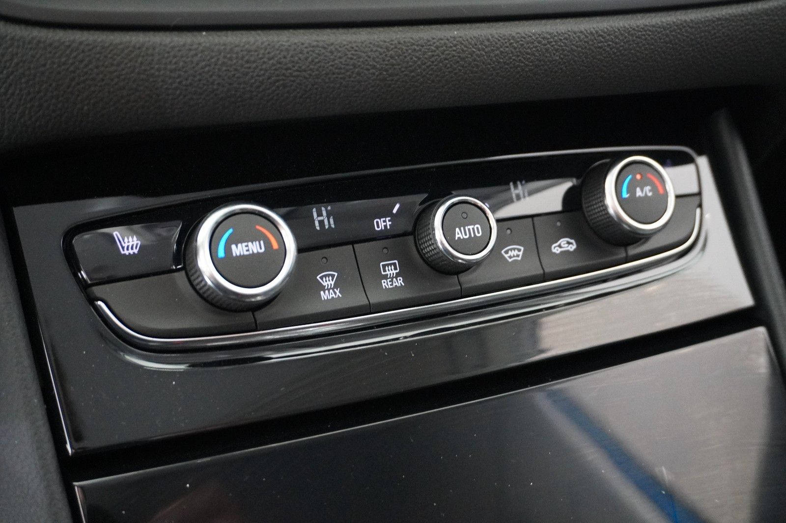 Fahrzeugabbildung Opel Grandland (X) GS SPORT 4HYBRID NAVI/LED/360°/DAB