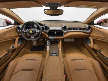 2017 Ferrari GTC4LUSSO photo 4