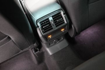 Skoda Karoq 1.0 TSI Drive *2XPDC*4XSHZ*AHK*LED* ALU