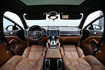 Porsche Cayenne - 8